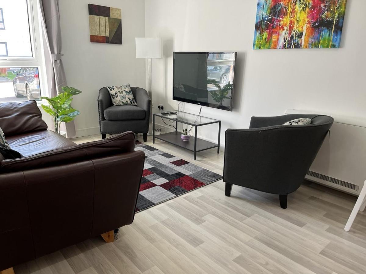 Bright 2 Bedroom Apartment - EDI Exterior foto